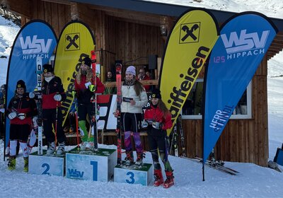 Raiffeisen Landescup Hippach - Lorena Plankensteiner im roten Leader Trikot S16